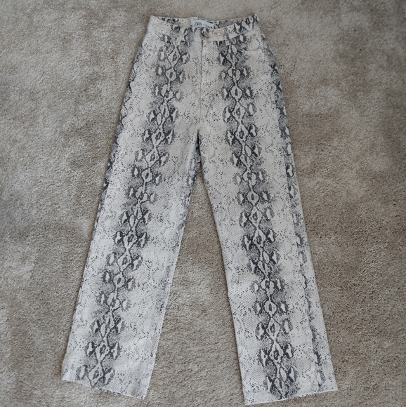Zara Denim - Zara snakeskin print high rise wide leg jeans size 2 altered